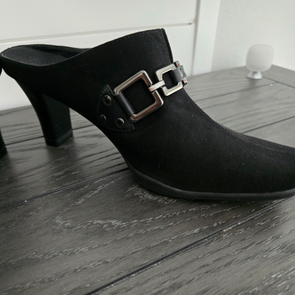Aerosoles Womans Mules Cintral size 8 1/2M Black